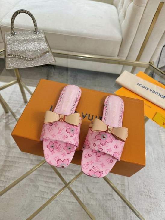 Picture of Louis Vuitton Slippers _SKULVsz35-43jyh0703604